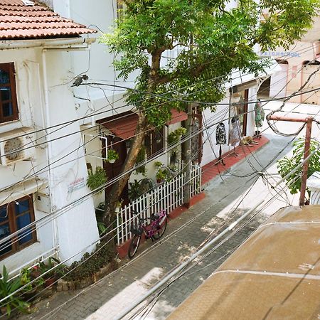 Mother Tree Inn Kochi Esterno foto